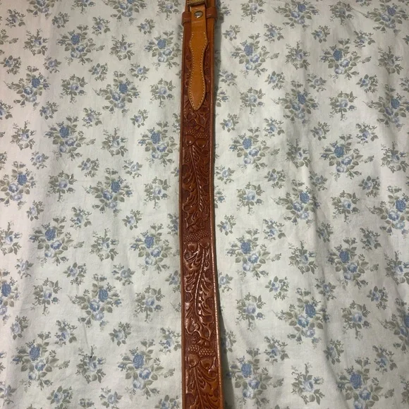 Circle Y Tooled Leather Belt with Gold Buckle - Women's Accessory - Picture 4 of 6